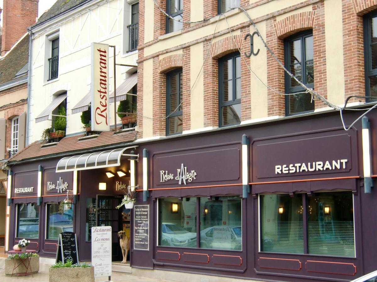 Logis Hotel-Restaurant Le Relais D'Aligre Châteauneuf-en-Thymerais Esterno foto