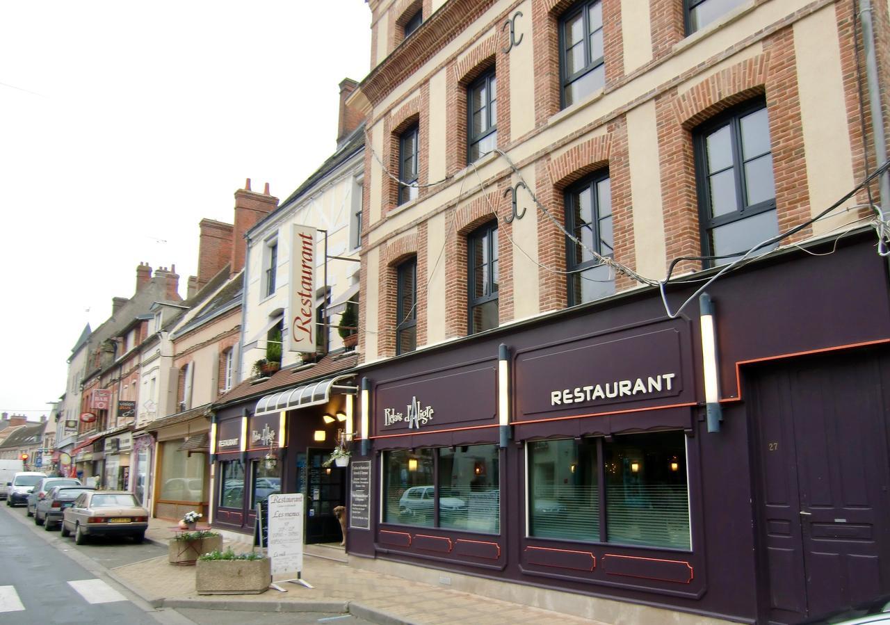 Logis Hotel-Restaurant Le Relais D'Aligre Châteauneuf-en-Thymerais Esterno foto