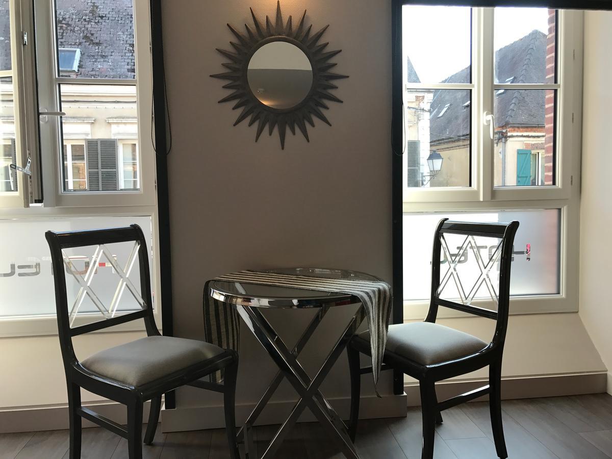 Logis Hotel-Restaurant Le Relais D'Aligre Châteauneuf-en-Thymerais Esterno foto